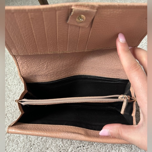 Gucci Monogram Wallet - Picture 10 of 12